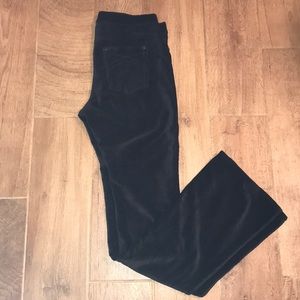 Hue brand size medium black pants.